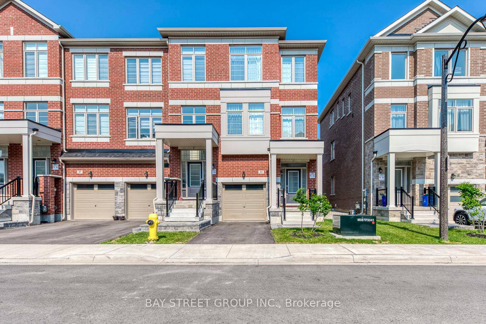 Freehold End Unit Townhouse 2645 Sq.