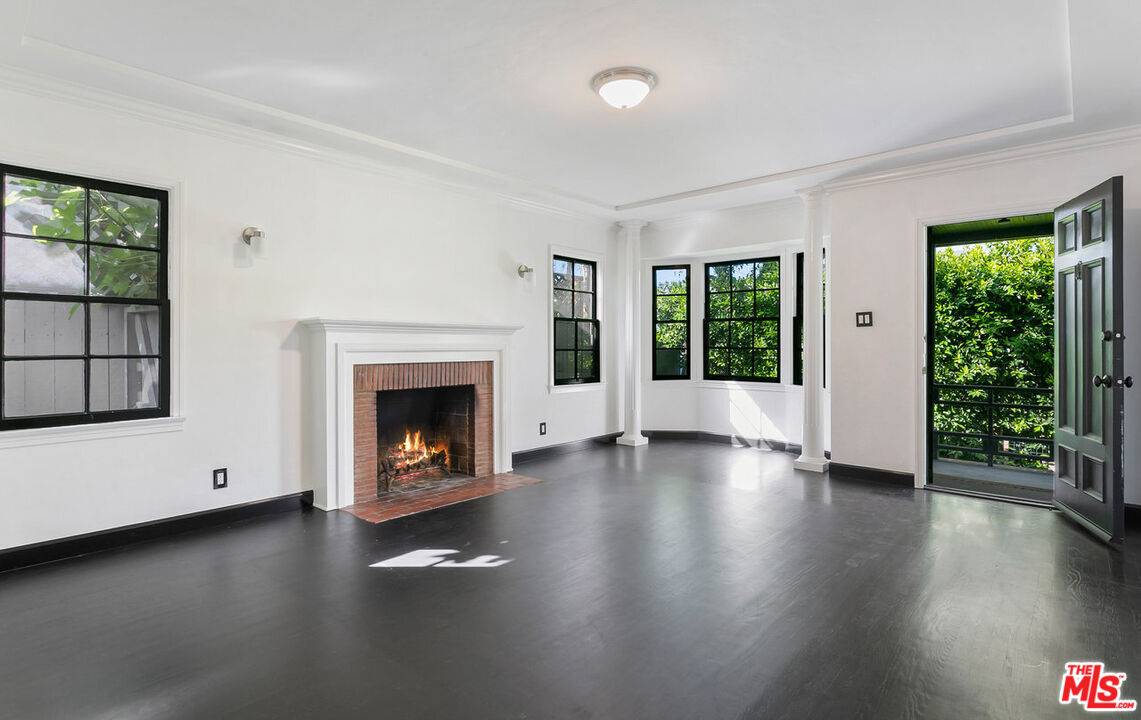 508  N San Vicente Blvd 2BR Beverly Grove La