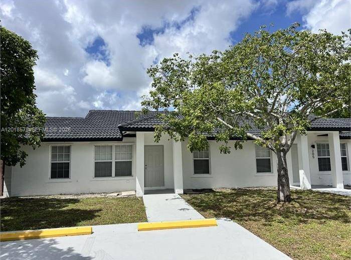 Beautiful duplex investment opportunity in the heart of Pompano Beach.
