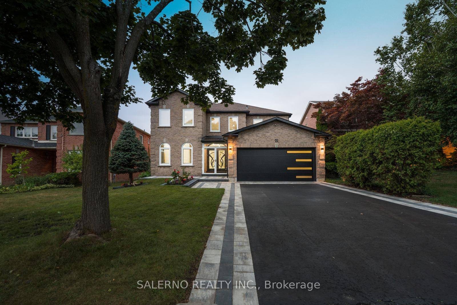 Welcome to 21 Bentonwood Crescent.