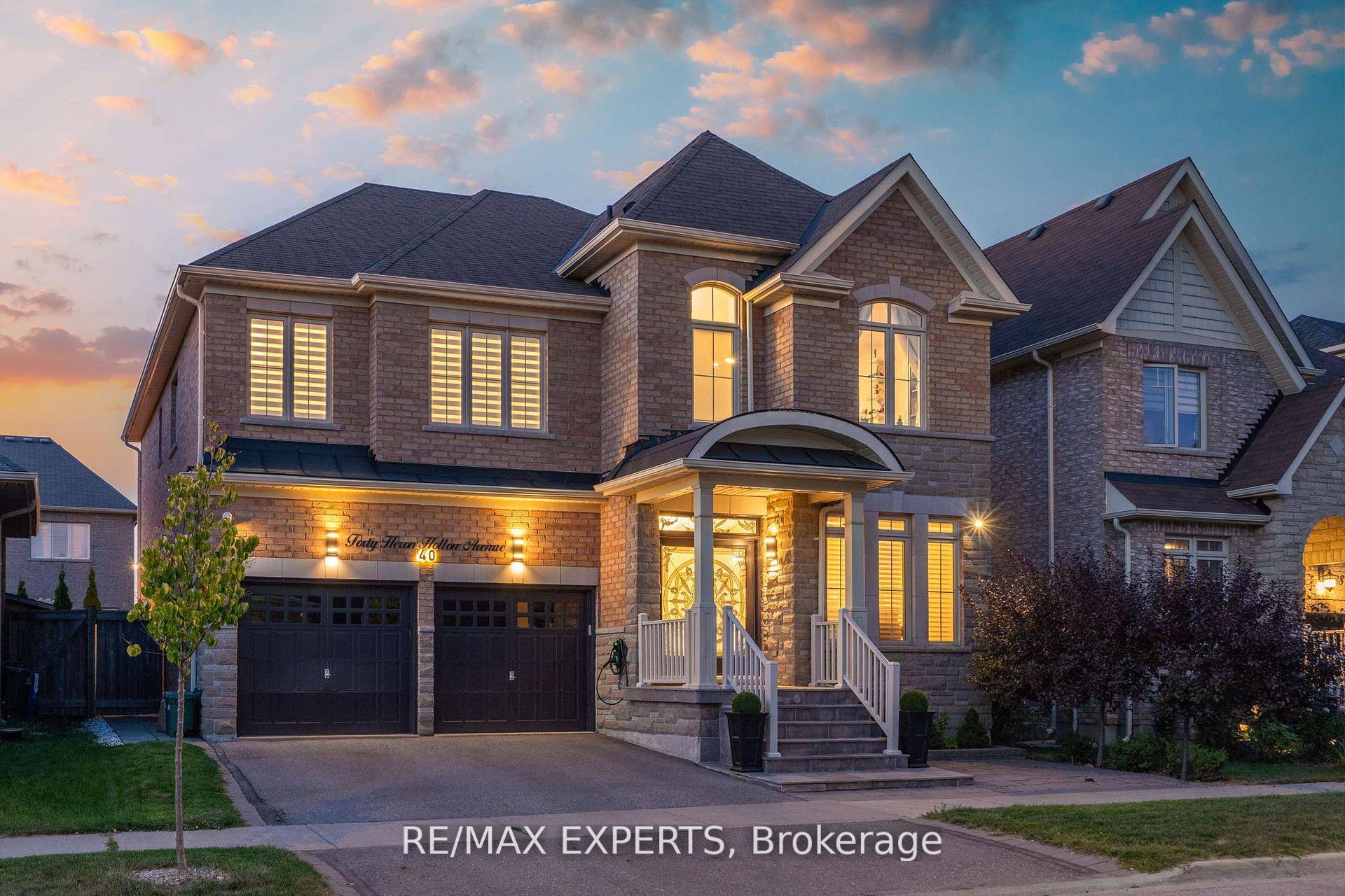 Welcome To Your New Home Located At 40 Heron Hollow Avenue In The Heart Of Richmond Hill !