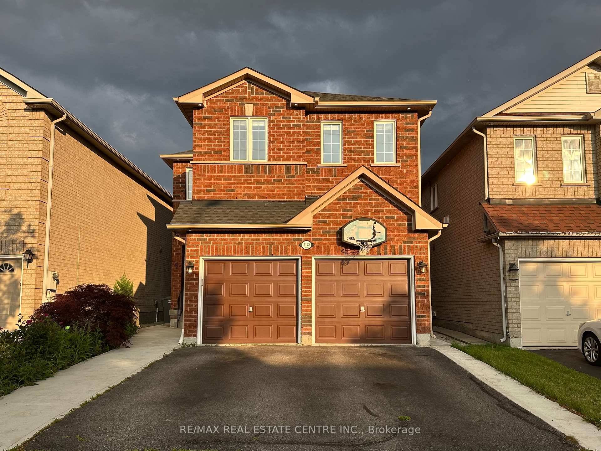 Absolutely Stunning 4 Bedroom, 4 Bath Detached Home With 2 Luxurious Primary Suites Featuring Private Ensuites amp ; Walk In Closets Perfect For Families Or Professionals Seeking Space amp ; ...