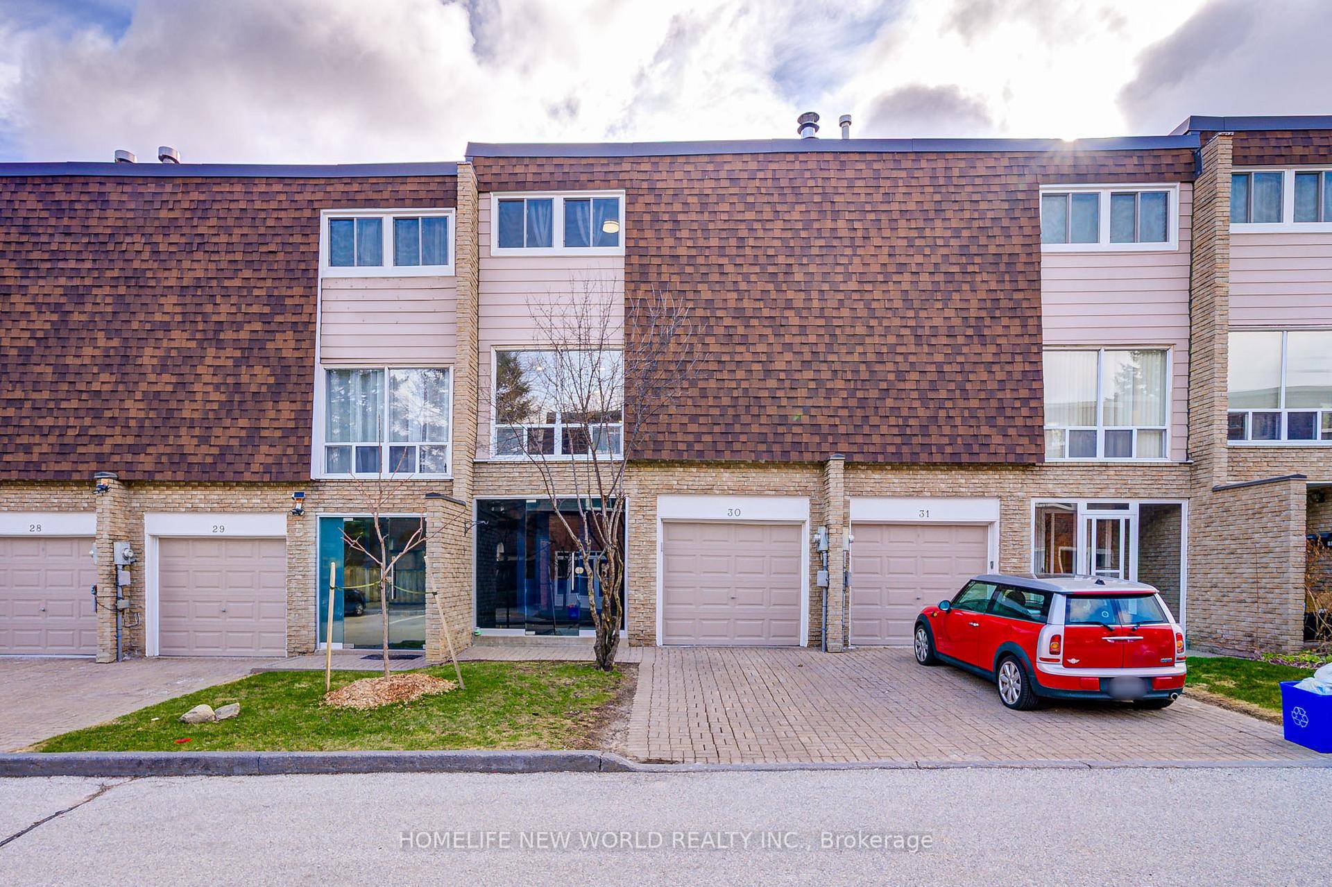 Prime location in Markham Unionville !