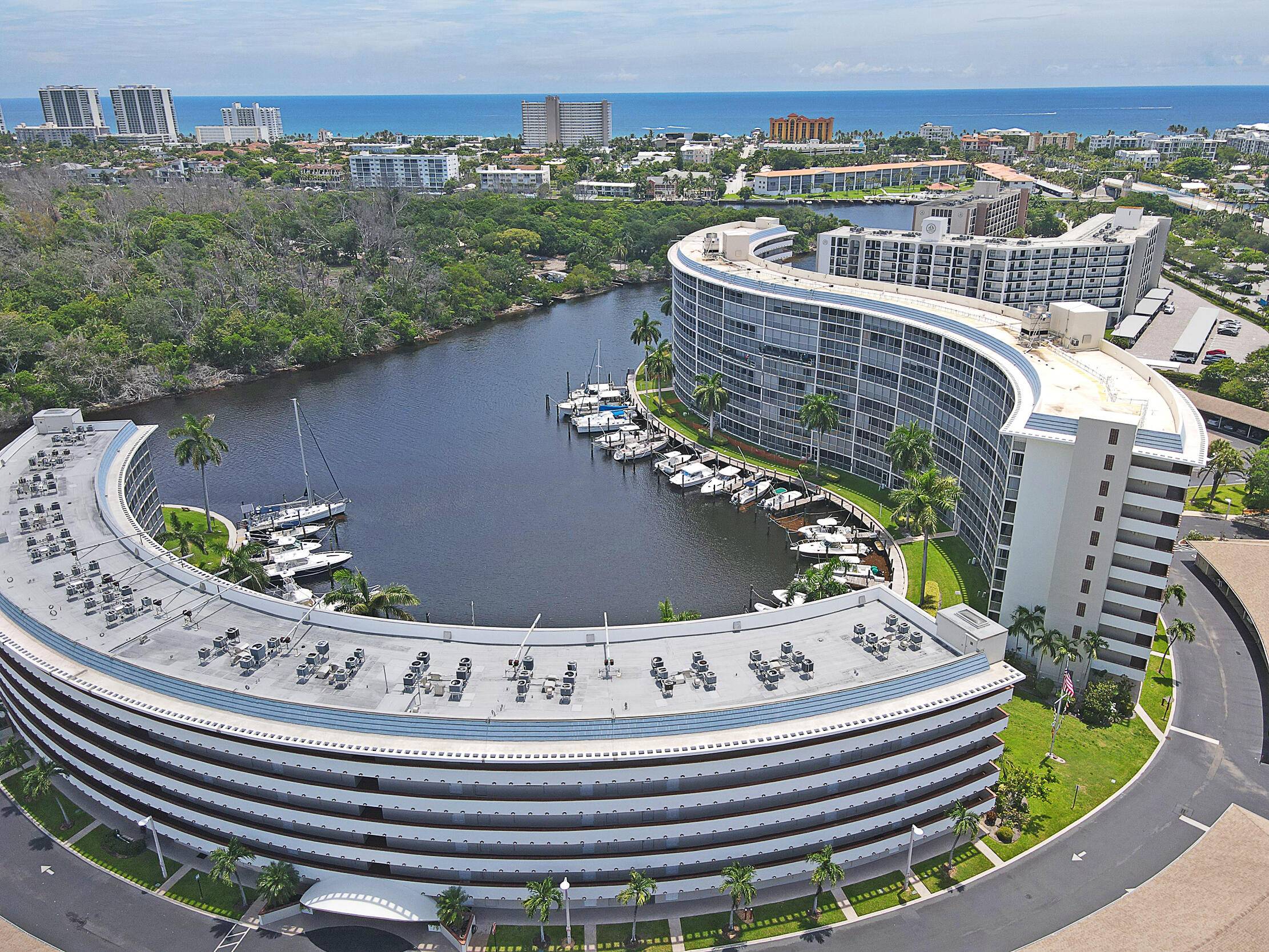 Enjoy the fabulous Waterfront Marina the state park views from the moment you enter !