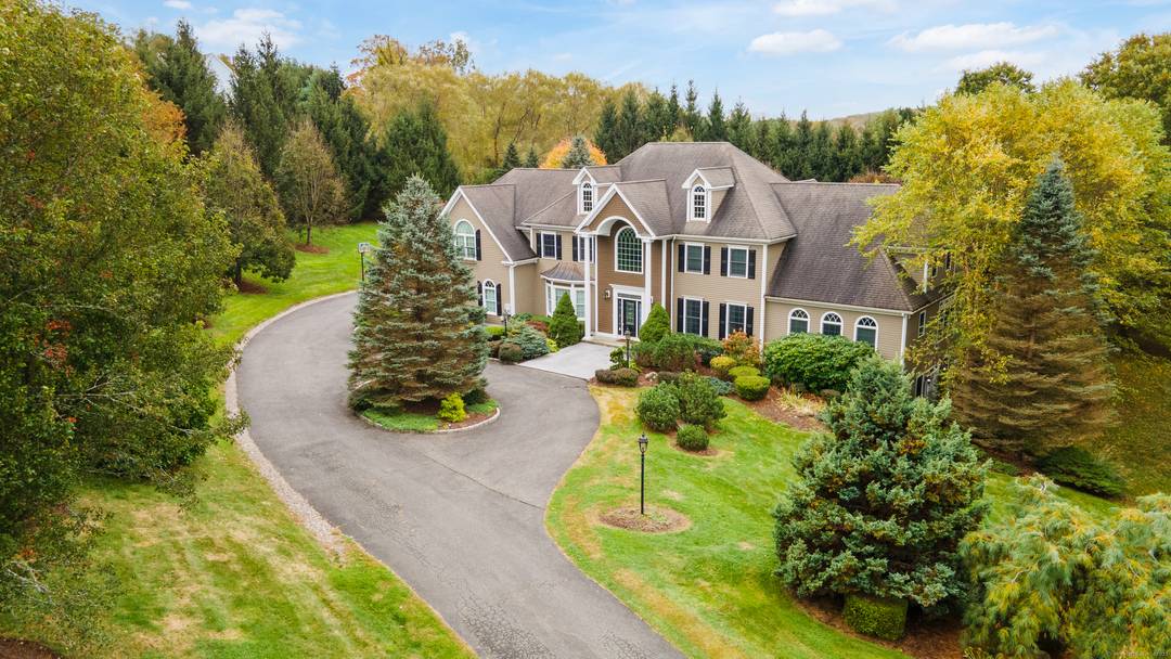 Step inside this extraordinary home, where sophistication, space and serenity come together in perfect harmony.