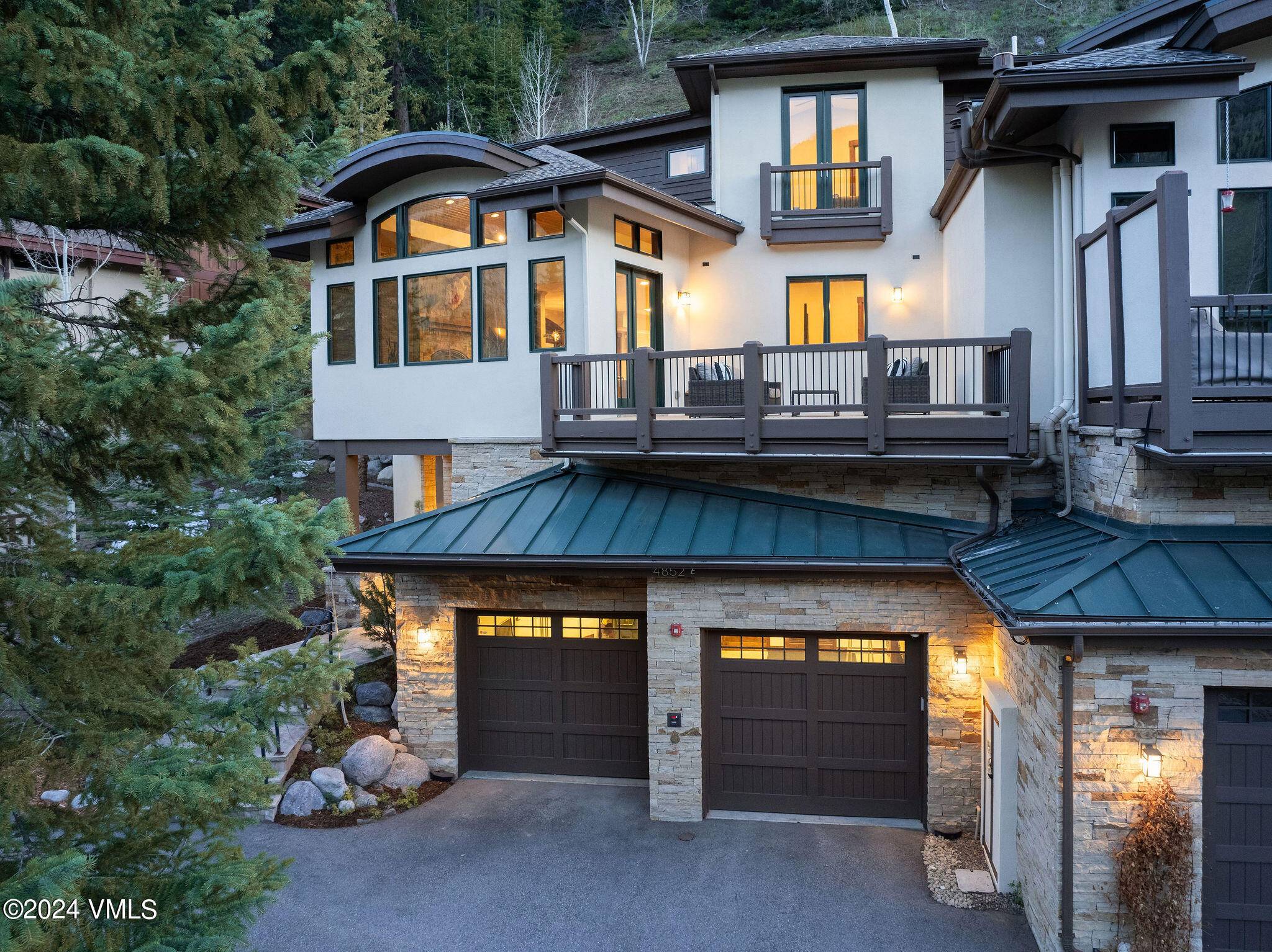 Extensive interior updates transform this unique duplex home into a fresh, bright, sophisticated mountain sanctuary nestled in the charming rustic neighborhood of East Vail.