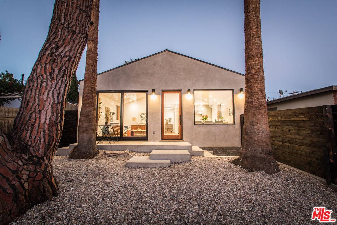 4720 Campbell Dr 2BR La