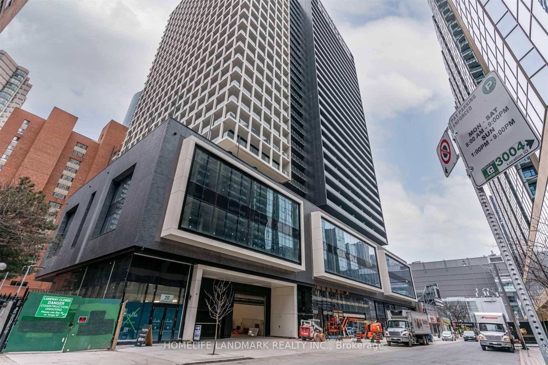 FURNISHED ! ! Amazing panda condo with north facing, Furnished option available, great city view.