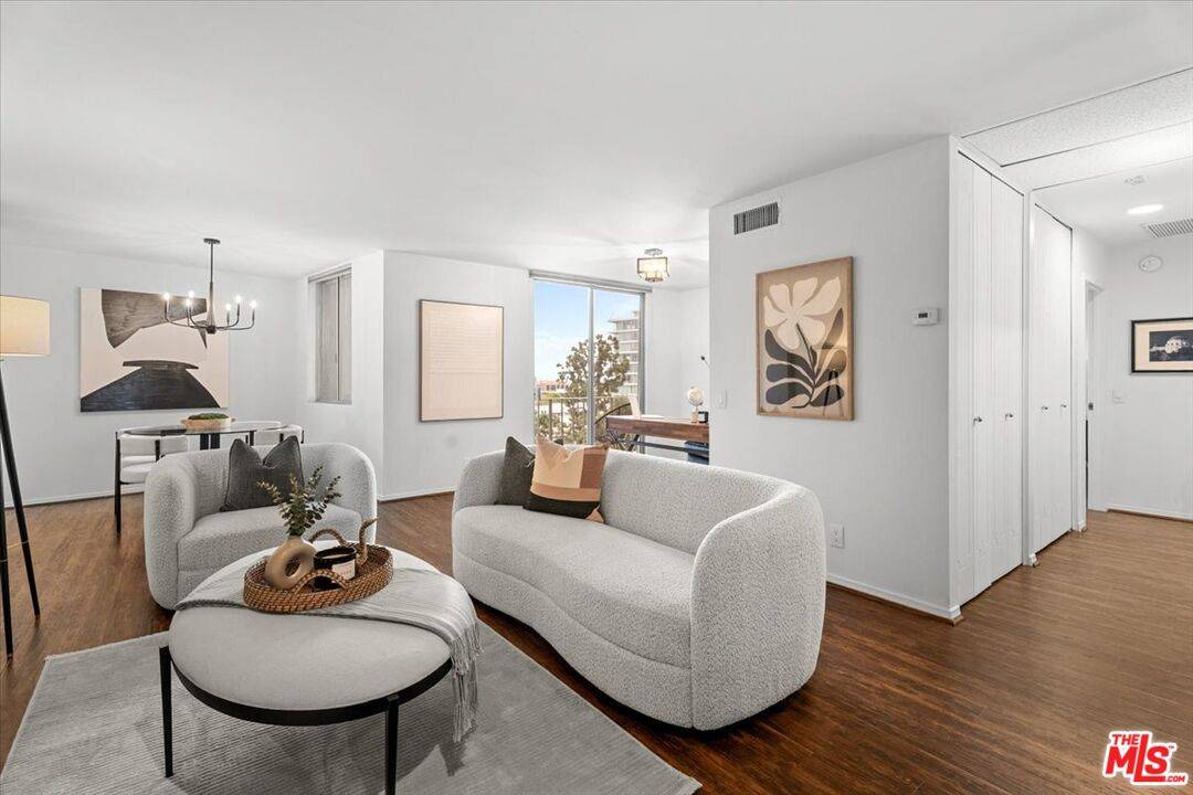 100  S Doheny Dr 1BR Beverly Grove La