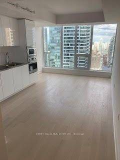 Prime Location ! Exquisite Studio Suite On Bay St.