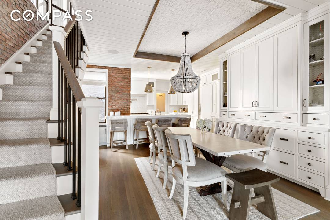 This XXX mint, prewar duplex can be found on a quintessential Upper West side block close to Central Park.