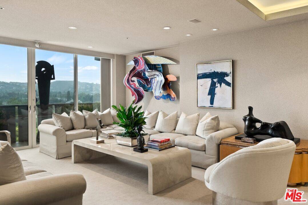 10375 Wilshire Blvd 2BR Westwood La