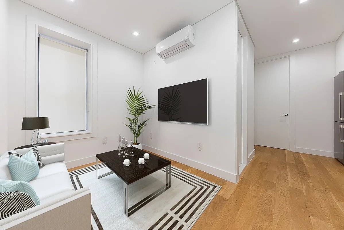 Welcome Home to 59 Thompson Street !
