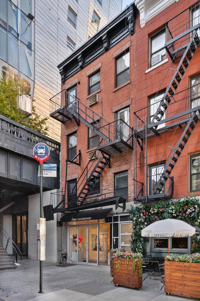 Entire Mixed Use Building for Sale Prime West Chelsea, Directly on the High Line Asking Price 10, 000, 000 A rare investment opportunity in prime West Chelsea s gallery district, ...