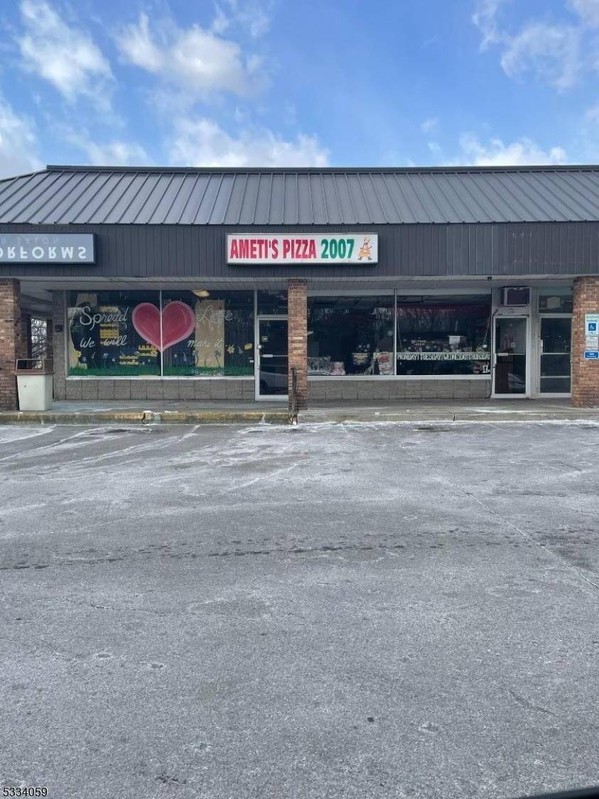 Priced to Sell this Great established Pizzeria in the Heart of Town in a Shopping Center.