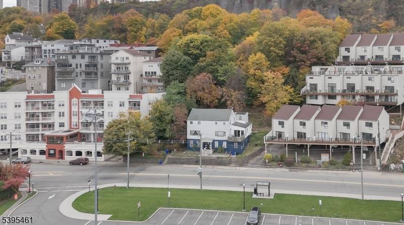 Prime builder or investor opportunity This 25, 000 sq ft combined lot offers unobstructed Hudson River and NYC skyline views.