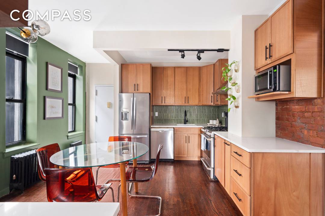 HARLEM 2 BDRM 2 FULL BATH In Unit W D HDFC 450, 000 Apt Features Eat In and updated kitchen w new cabinetry, countertops, and backsplash Exposed red brick with ...
