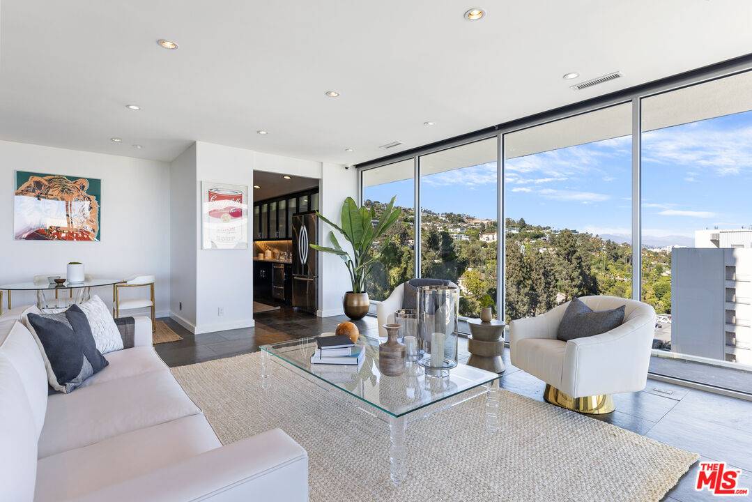 9255   Doheny Rd 1BR Sunset Strip La