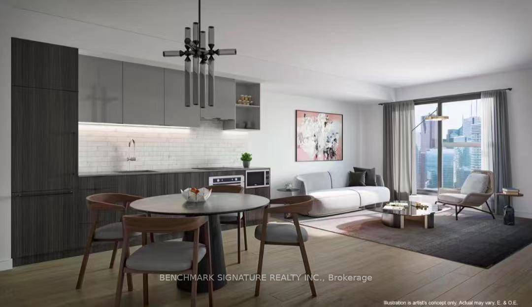 Luxury Downtown Lifestyle !