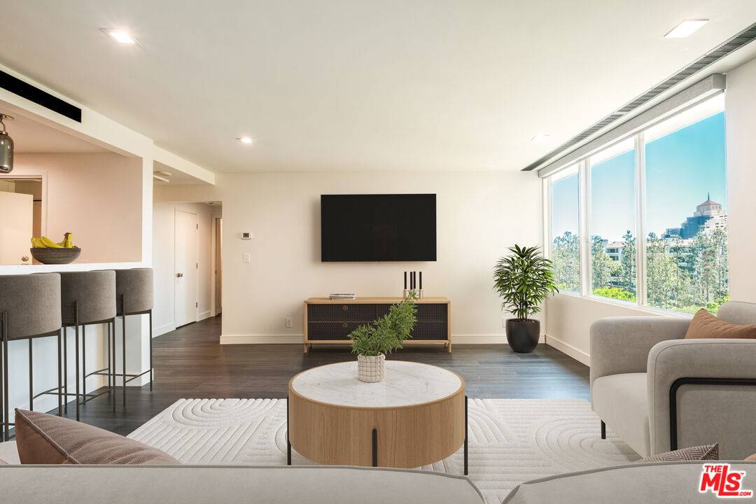 2160   Century Park 1BR Beverlywood La