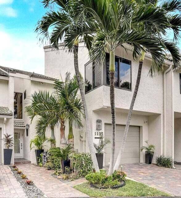 Waterfront Dream home with Private access BEACH and 35ft Dock for your Boat.