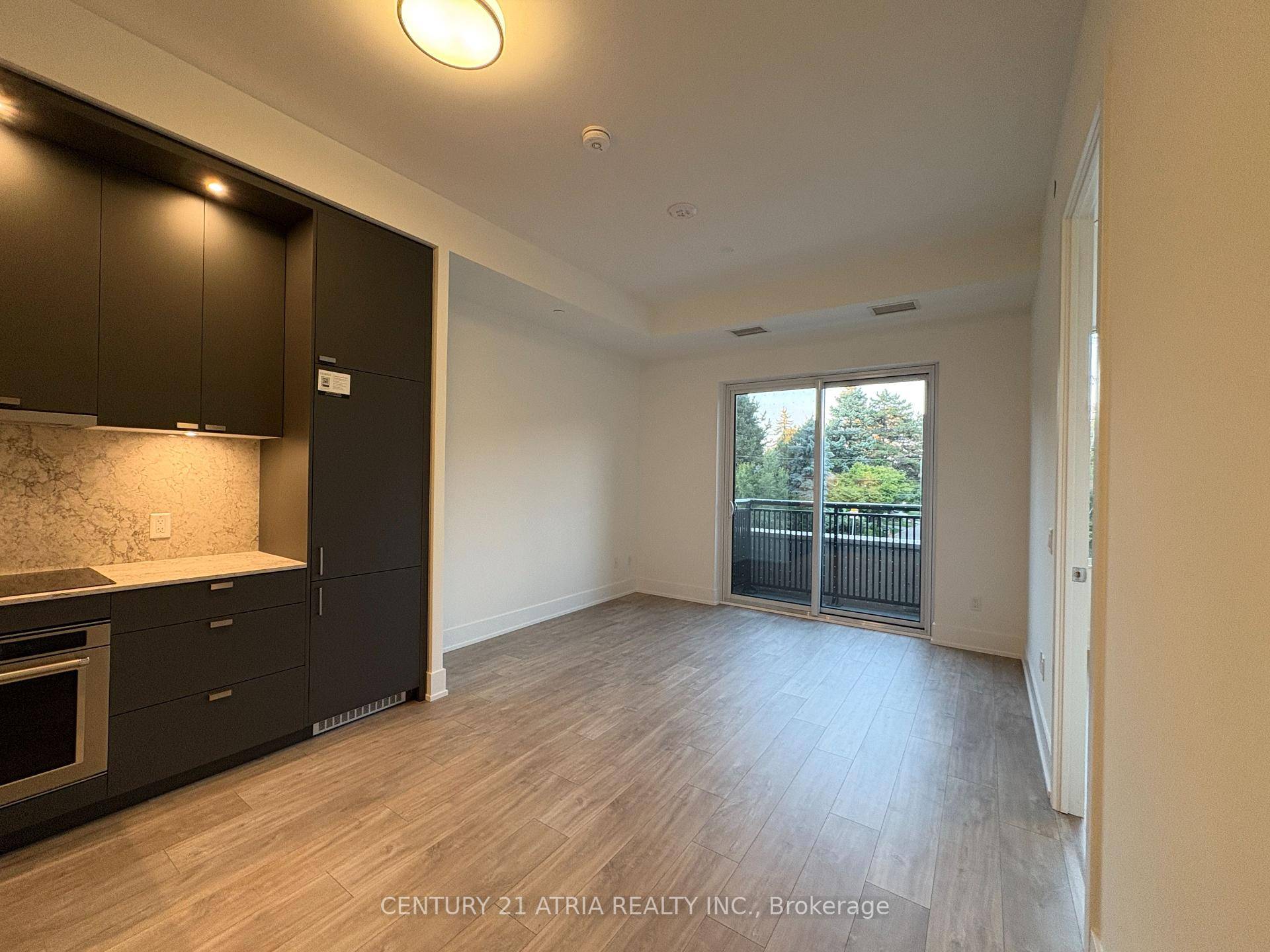 PARKING Included A brand new residence offering timeless design and luxury amenities.