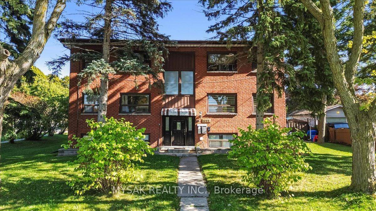 5. 6 Cap, Excellent brick 6 unit apartment building 5 x 2 Bd, 1 x 1 Bd in the highly sought after Lakeview neighborhood with phenomenal Curb appeal.