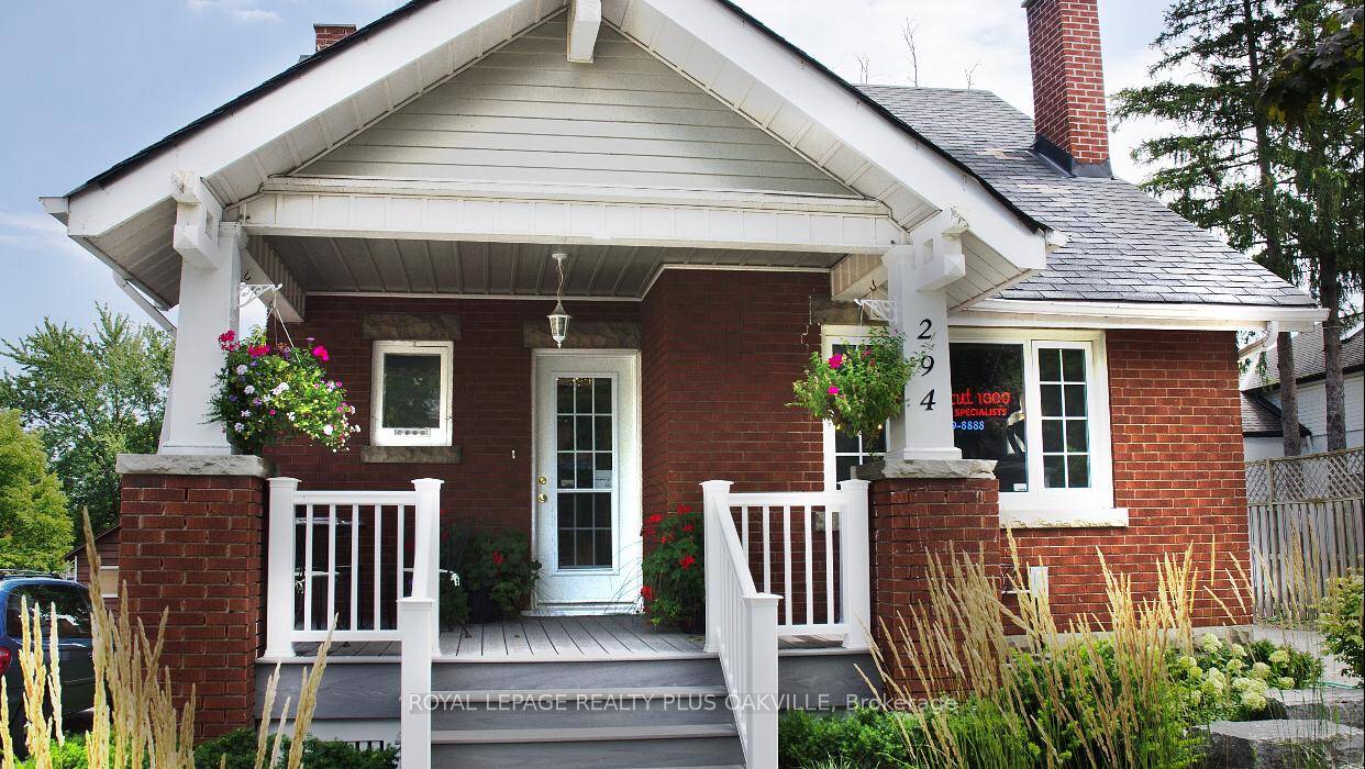 Turnkey Hair Salon amp ; Property in the Heart of Historic Waterdown !