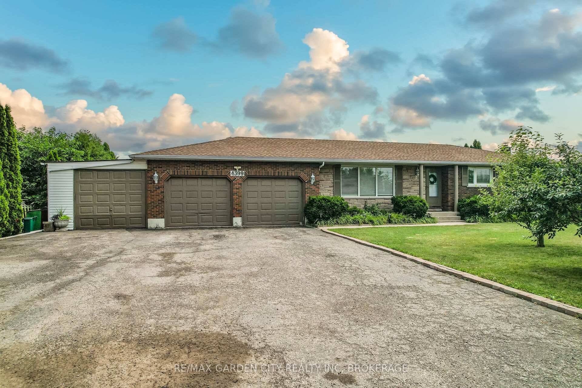 Prestigious Jordan area just minutes to the QEW and all amenities.