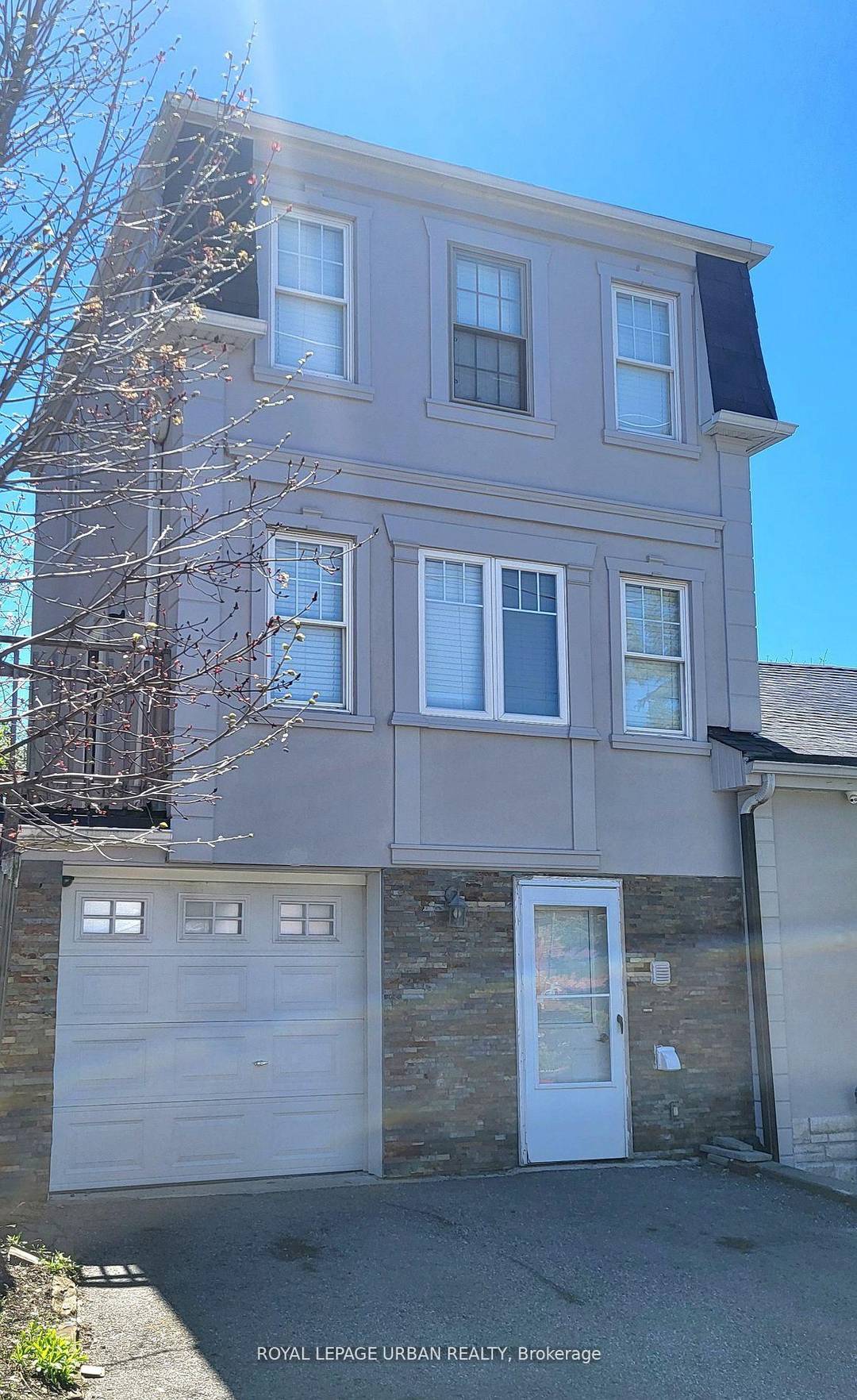 Stunning, Bright And Cozy !