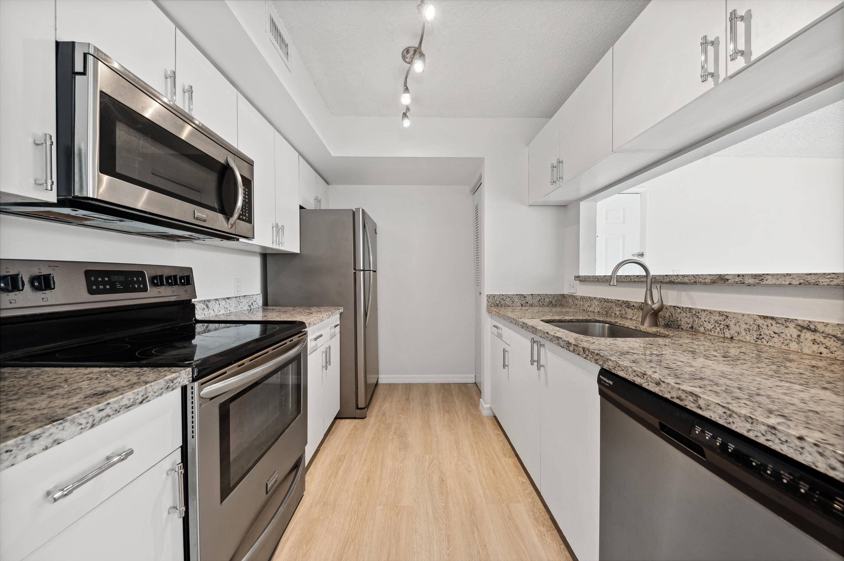 Here is your opportunity to purchase a charming 2 bedroom 1 bath condo in the incomparable Yacht Club on the Intracoastal.