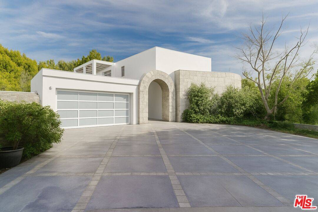 1111   Bel Air Pl 5BR Bel Air La