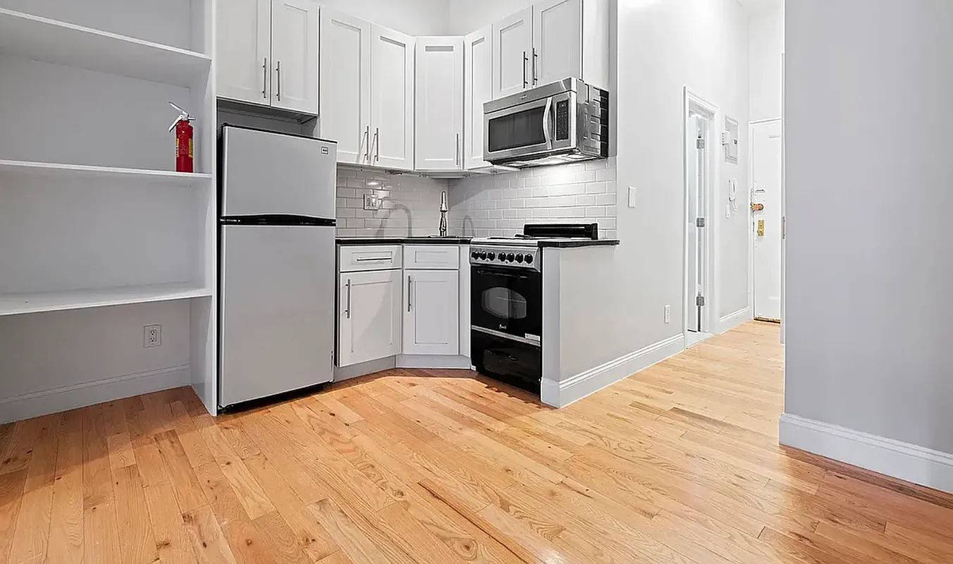 Welcome to 1691 1693 Broadway, Situated in the Heart of MidtownBeautiful Loft like 1 Bedroom with Washer Dryer in UnitThe Apartment Super High Ceilings, Loft like Feel Stainless Steel Kitchen ...