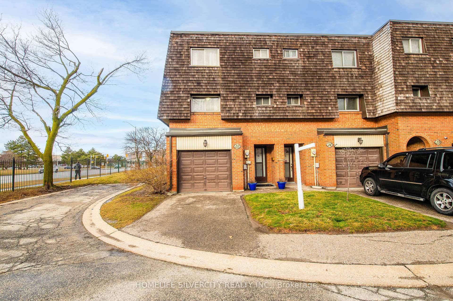 A Beautiful end unit condo townhome 3 1beds, 2 baths, fully upgraded with A separate dining, a large living area, walk out to backyard, upgraded kitchen.