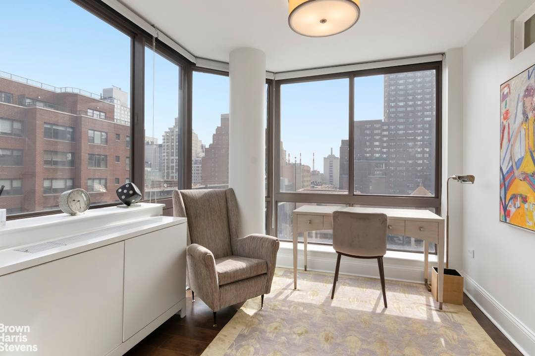 Boutique UES Decorators Condo Welcome to this beautifully designed, light filled home featuring wood plank oak flooring throughout and a flexible, thoughtfully laid out living space.