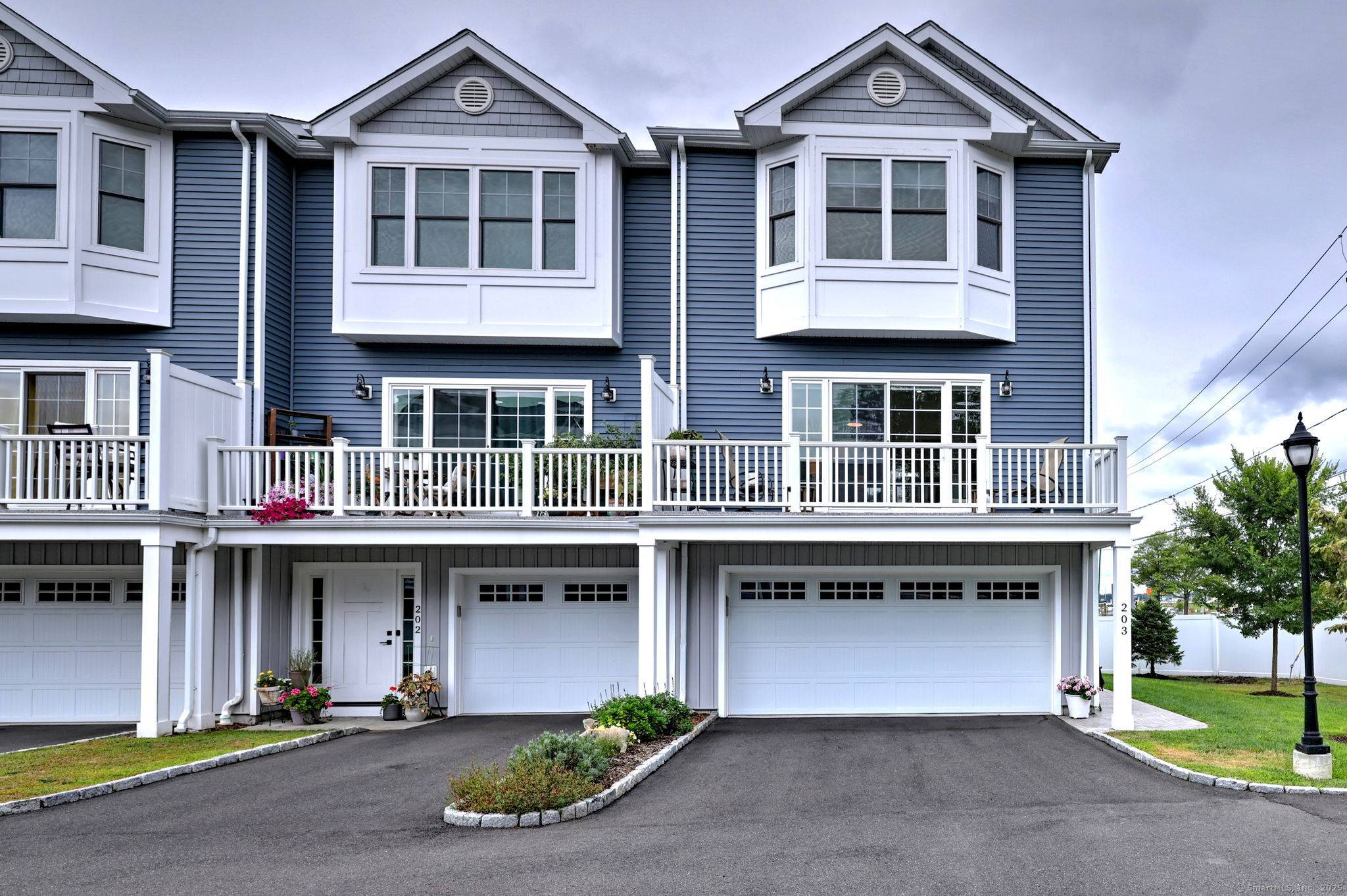 Welcome to this beautiful and chic townhouse, built in 2021, located in City point Landing.