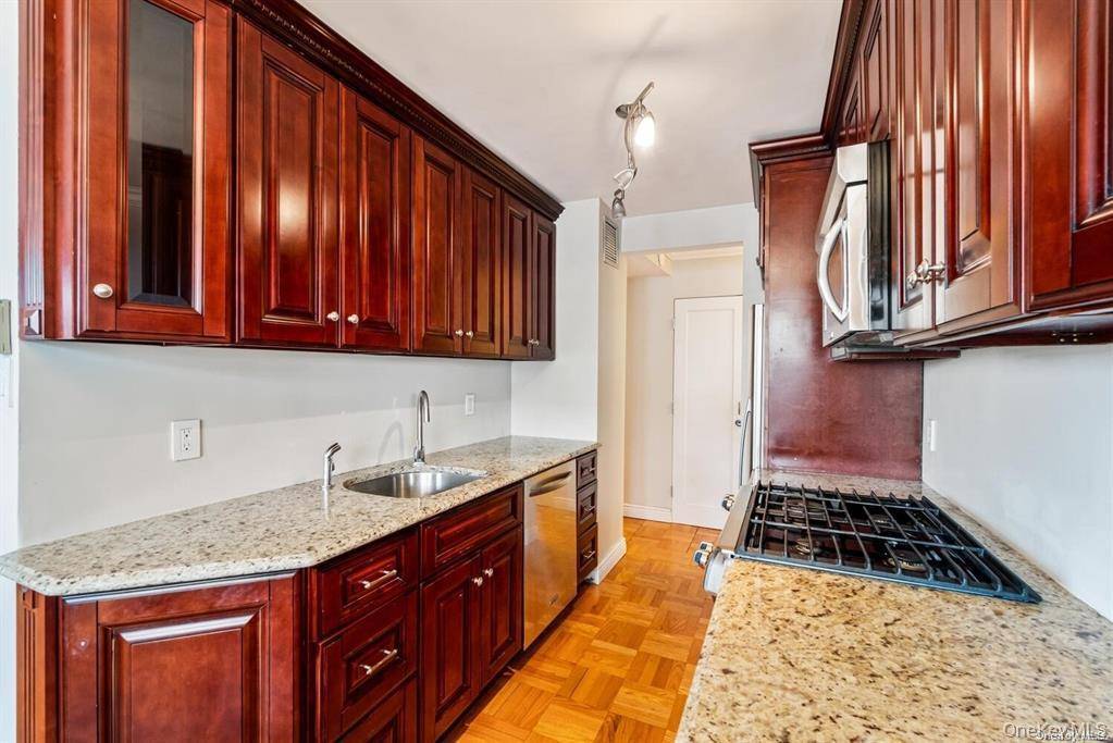 Beautifully Renovated Large 1 bedroom Deluxe Jr.