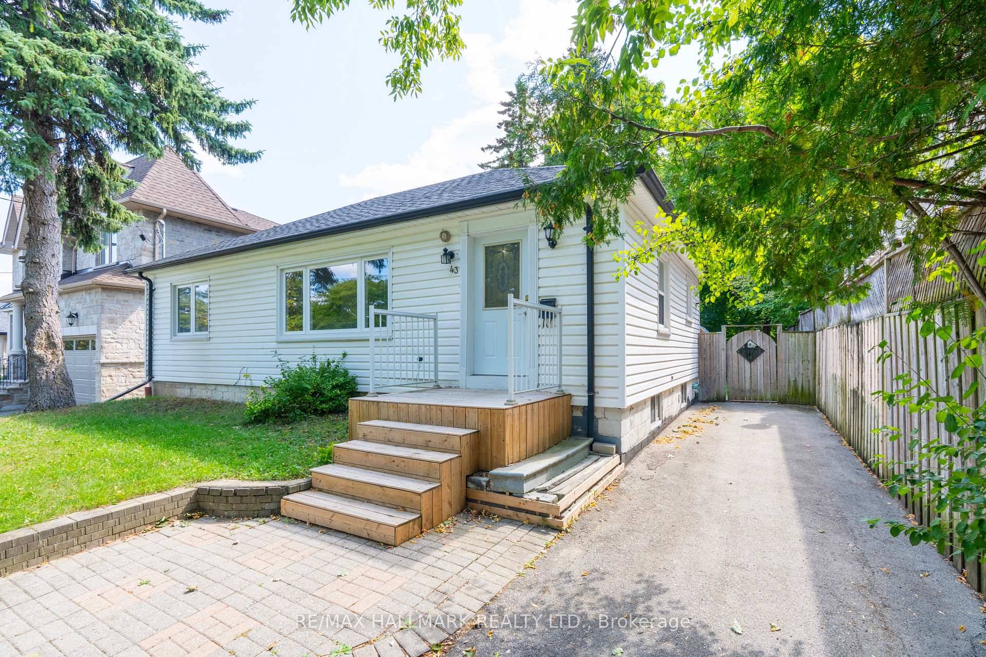 Welcome To 43 Meadowview Avenue, An Exceptional Opportunity For Home Builders, Investors, Or End Users In A Highly Sought After Neighborhood Surrounded By Multi Million Dollar Homes.