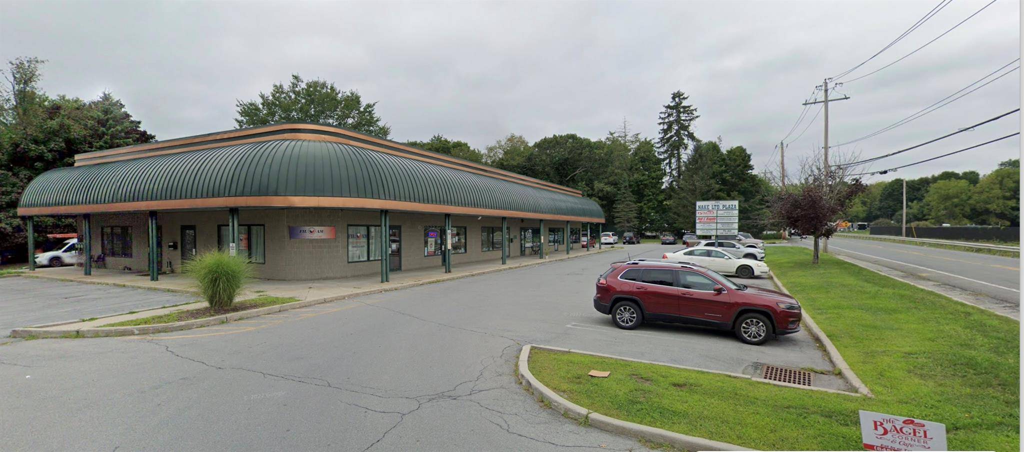 Discover an exceptional opportunity to lease a spacious unit in a thriving strip mall, previously home to a successful restaurant.
