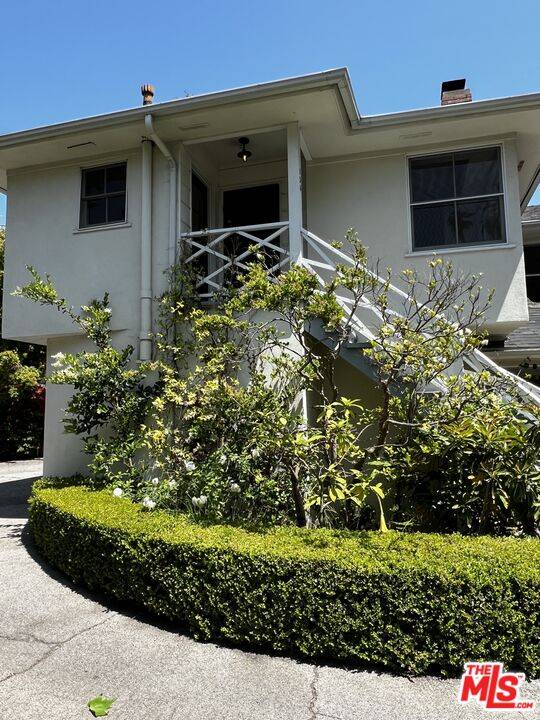 130  S Bowling Green Way 2BR Brentwood La