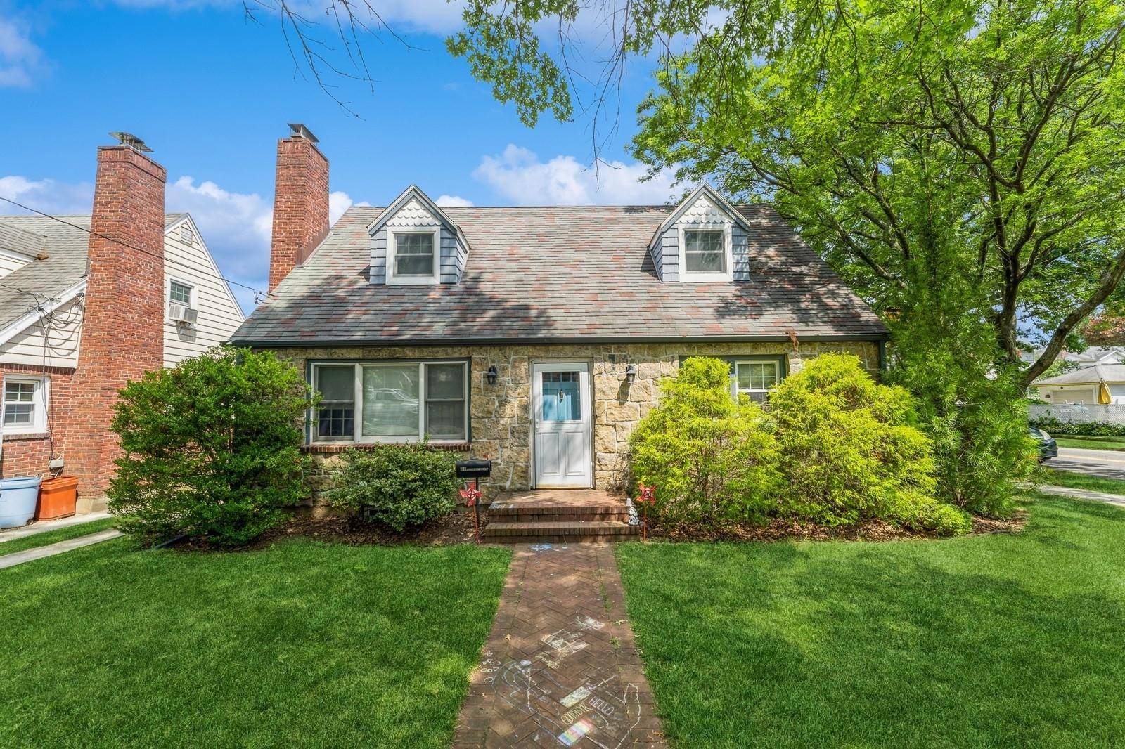 Traditional, four bedroom Cape Cod home located in the Incorporated Village of Floral Park.
