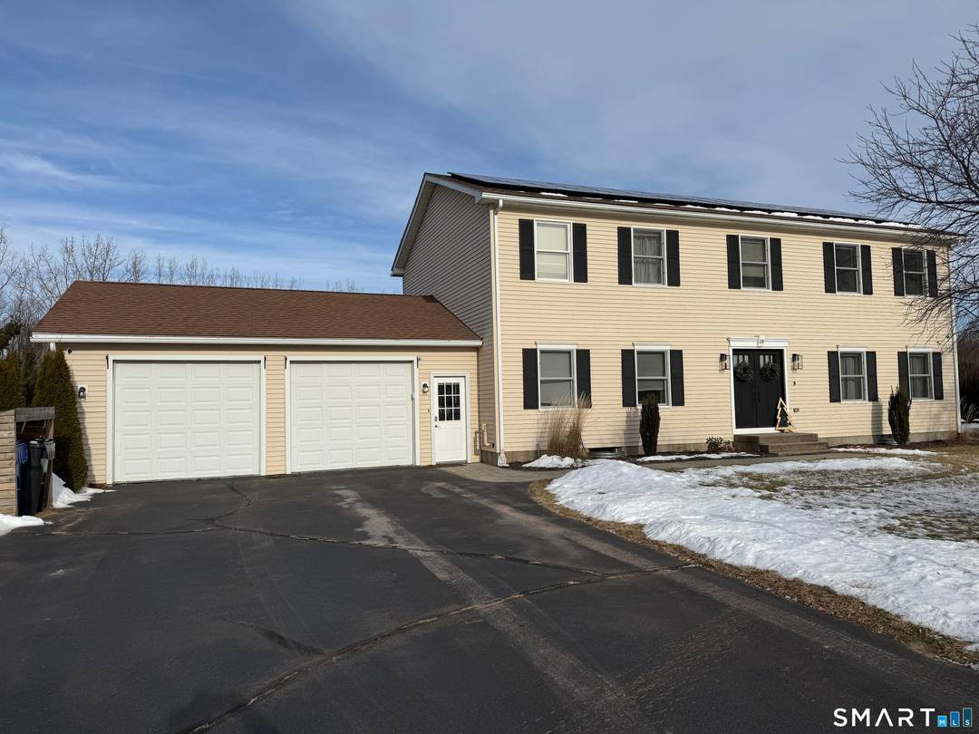 New year, new home ! Welcome to this spacious move in ready 4 bedroom colonial offering plenty of updates, convenience and comfort in a great neighborhood.