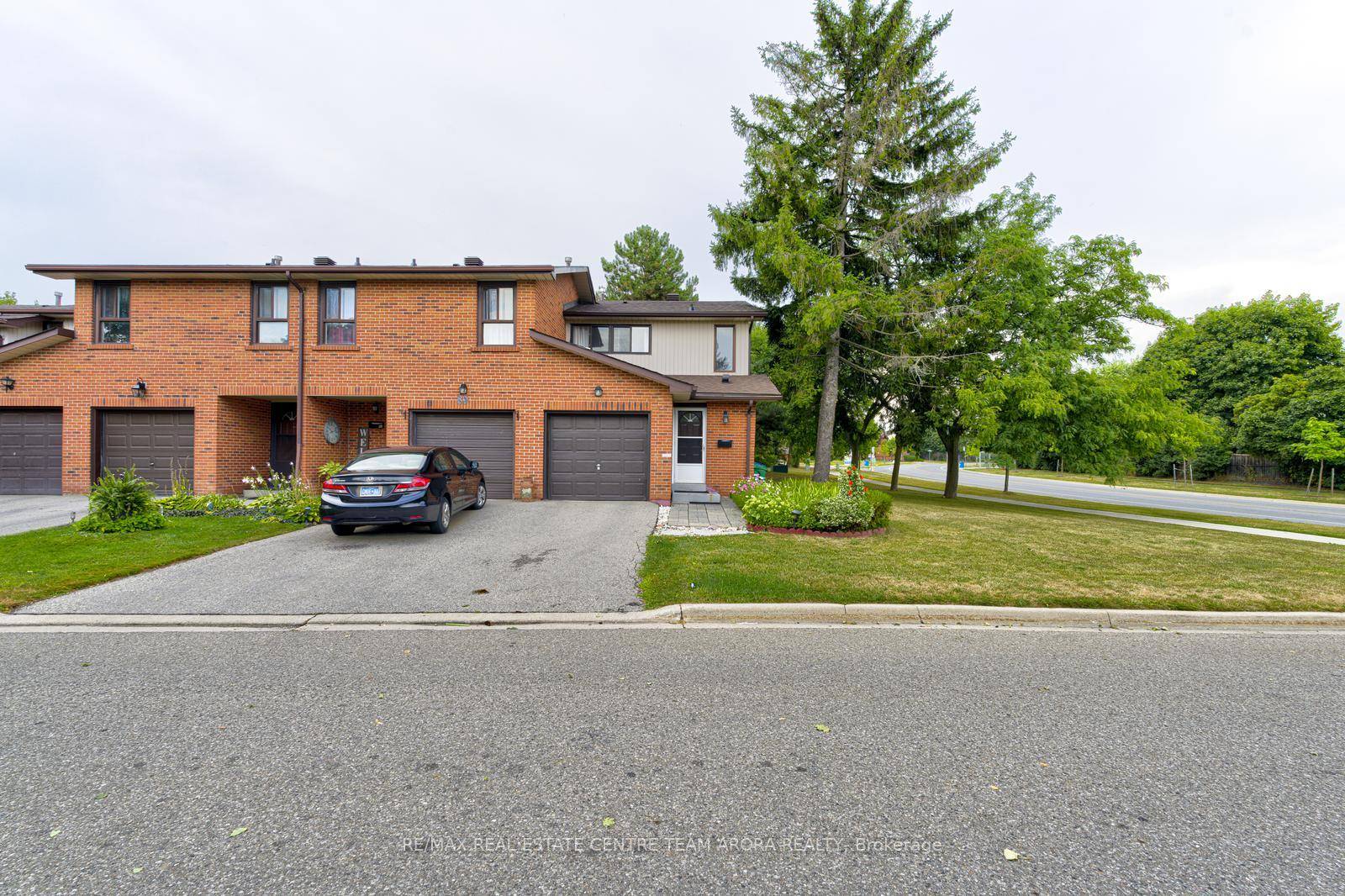Welcome to 90 Dawson Crescent, a move in ready 3 bedroomEnd Unit townhome offering over 1, 500 square feet of finished living space in a quiet, family oriented Brampton North ...