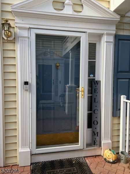 FIRST FLOOR, ALL ONE LEVEL LIVING !