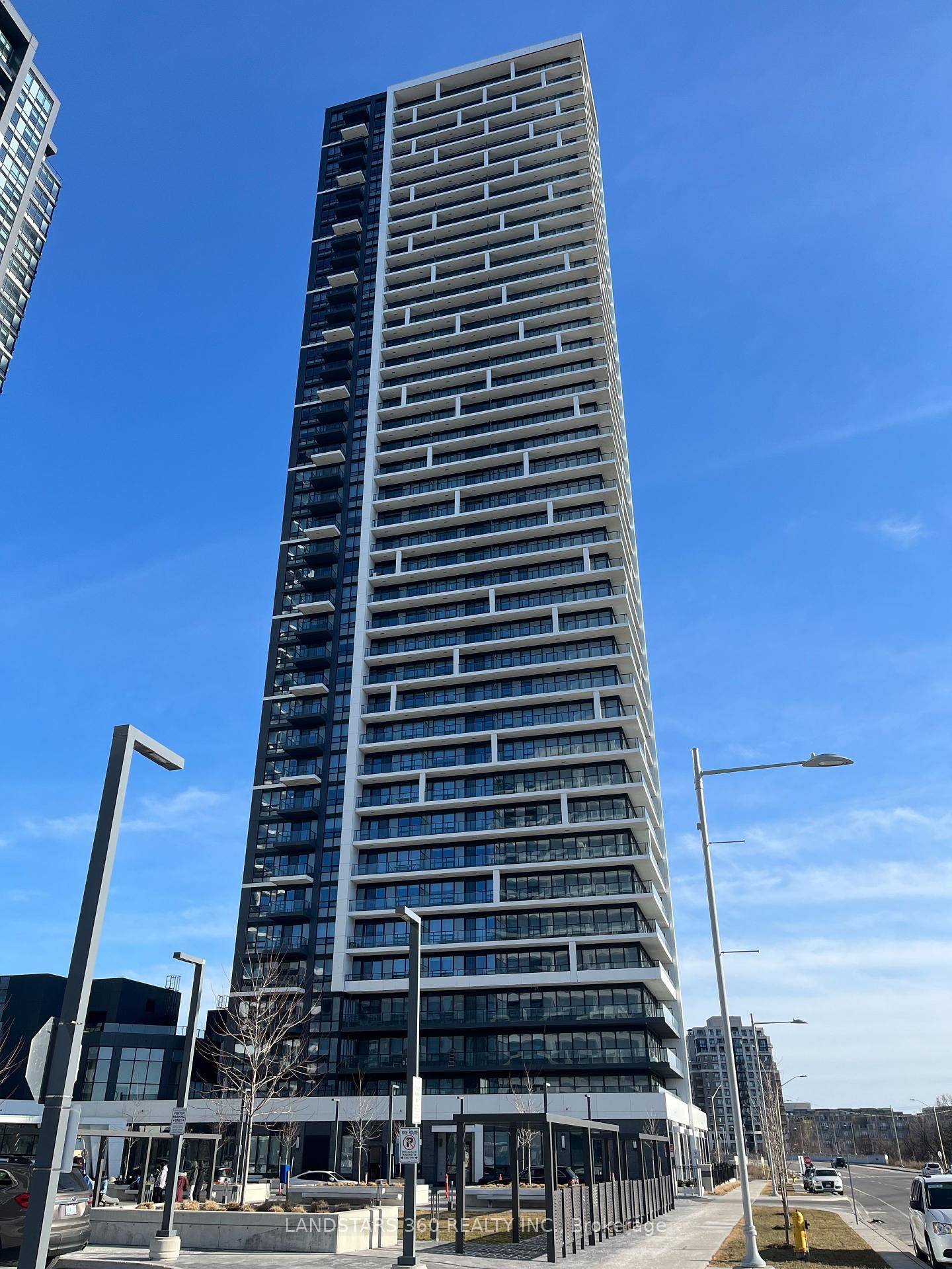newer luxurious building, approx.