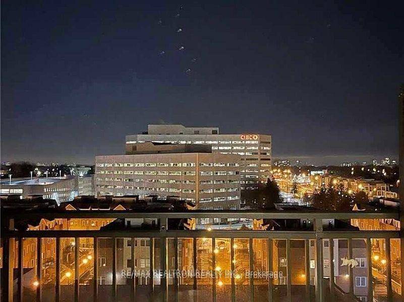 Welcome To Trevisos Highly Demand 8 Storey Boutique Condo Great Layout With 9 Foot Ceilings, Floor To Ceiling Window Spacious Living Dining Room With Walkout To Sunny amp ; Bright ...