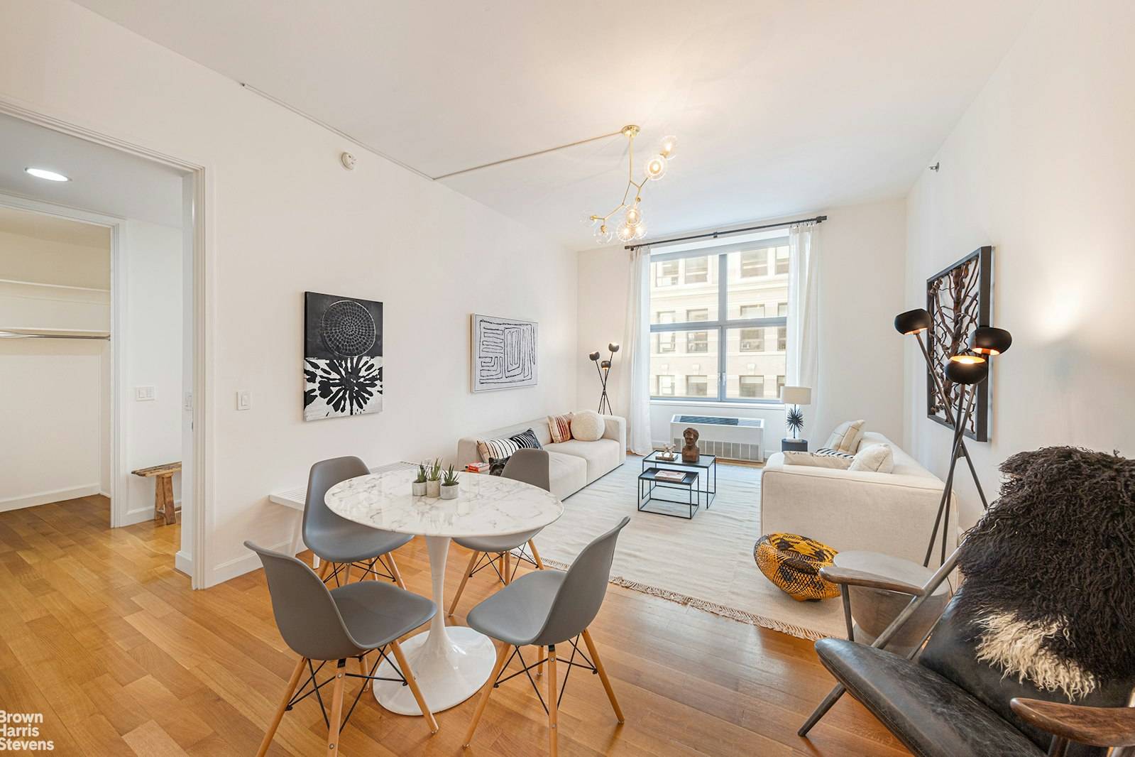 Rarely available ! Elegantly appointed one bedroom 240 Park Avenue South is a luxury condominium building located on 19th street amp ; Park Avenue South.