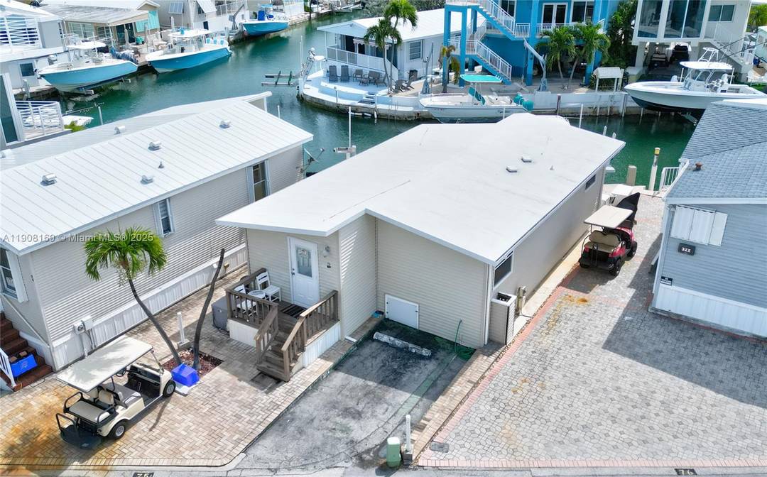 OWNER FINANCING 2Bed 1Bath 15k LB Boat Lift Waterfront location Great deal for both personal enjoyment and investment, it's highly rented and sought after on the water.