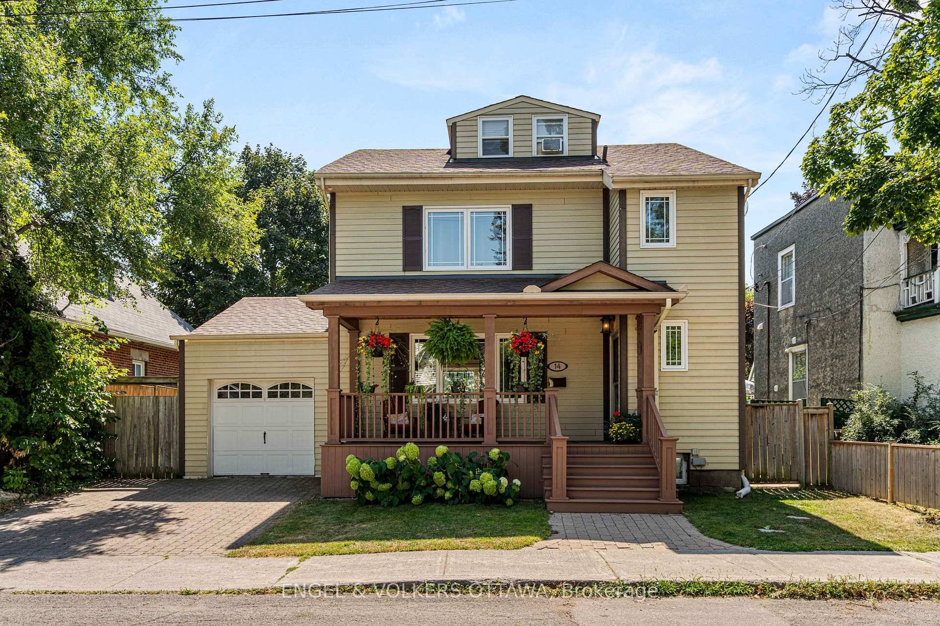 This is a special home ! Three storey single family home perfectly situated on a quiet street, this move in ready Old Ottawa South home strikes a graceful balance between ...