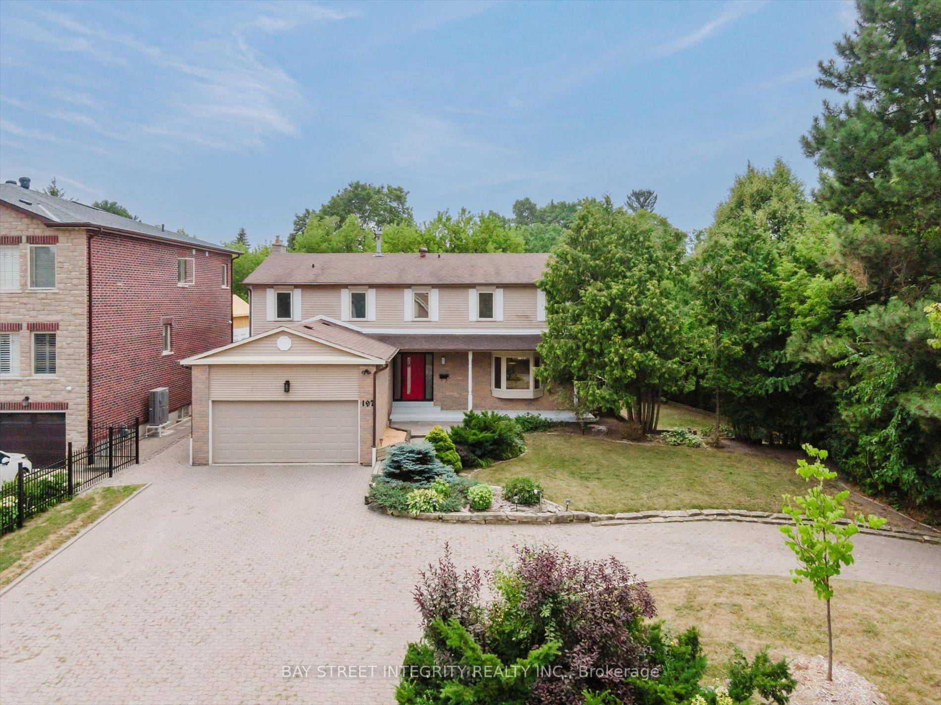 Welcome To 197 Garden Ave, A Rare Gem On A Quiet Cul De Sac In The Prestigious South Richvale, Offering The Perfect Blend Of Tranquility, Privacy, Comfort And Convenience !